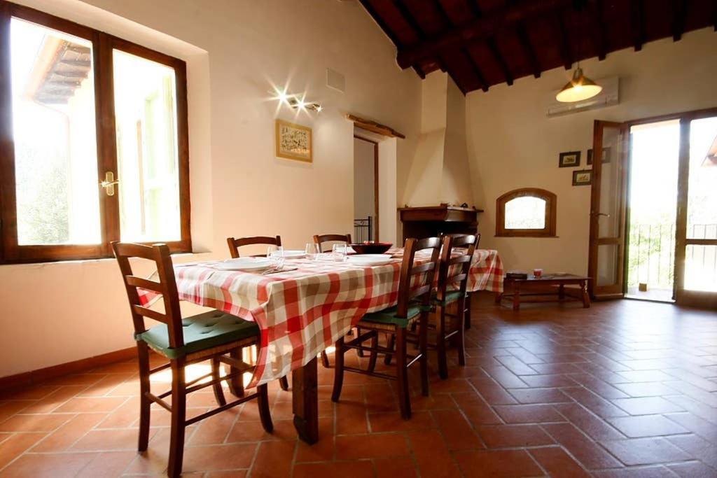 Villa Con Piscina 10 Posti Letto, L'Oliveta Di Rivalto Chianni Luaran gambar